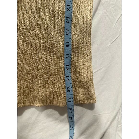 Gorgeous St. John Wool Blend cardigan and tank top set, size four - Picture 9 of 12